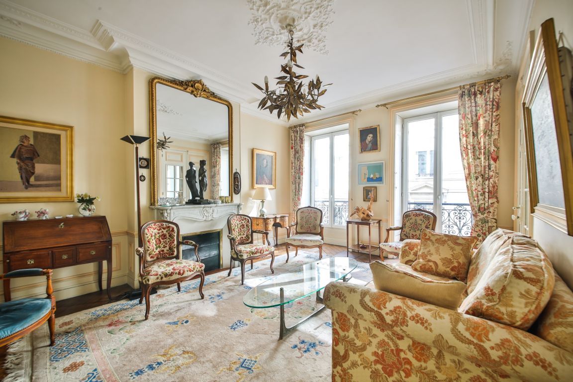 apartment 6 rooms for sale on PARIS (75008)