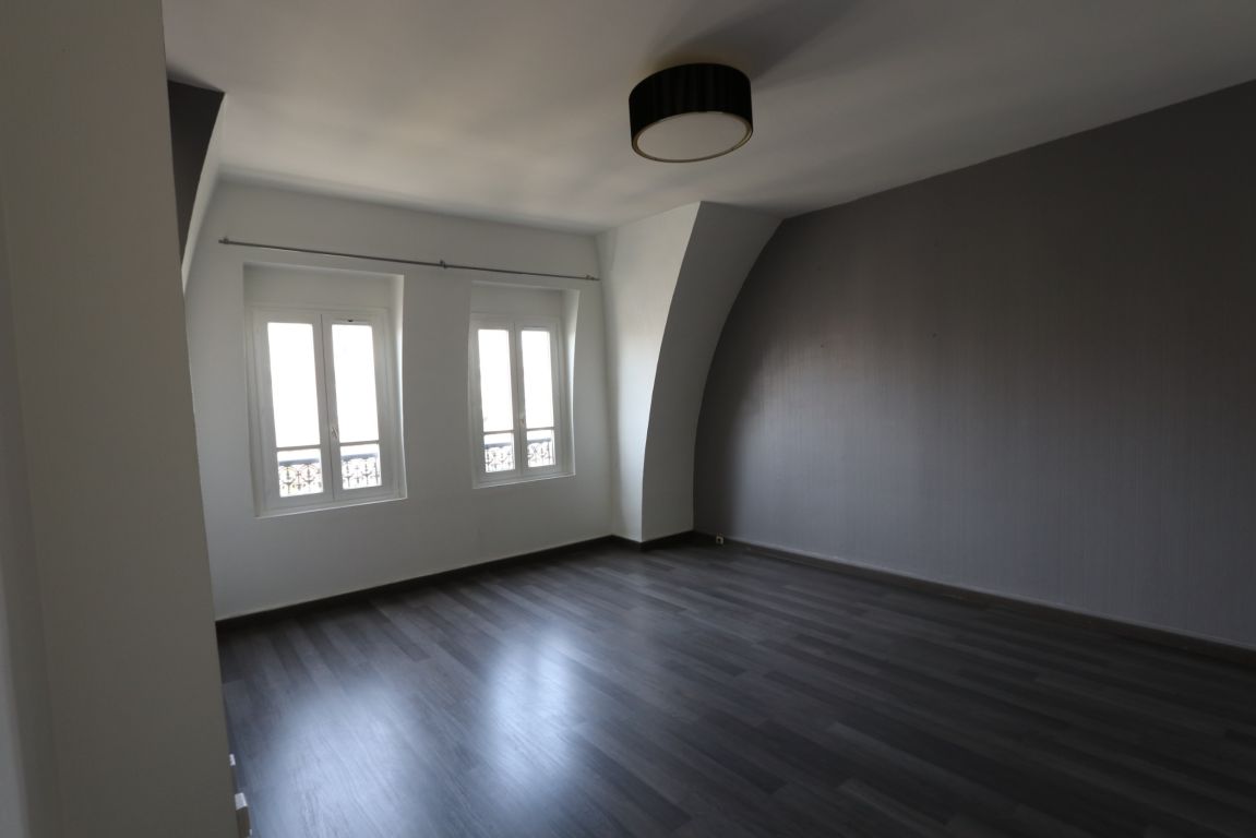 apartment 3 rooms for rent on PARIS (75008)
