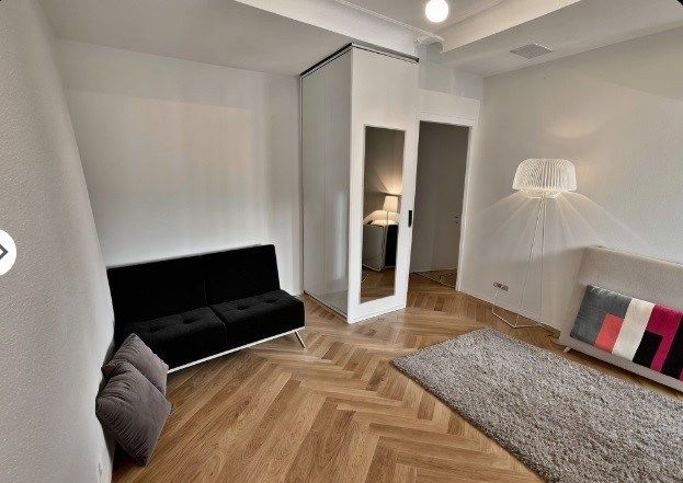 apartment 1 room for sale on PARIS (75008)